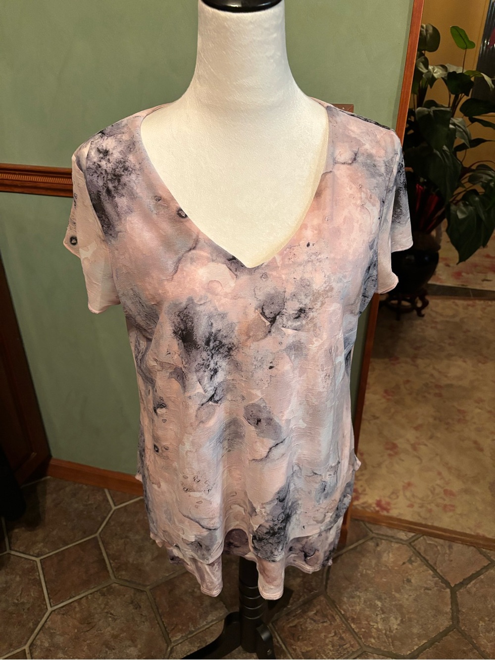 Simply Vera Wang V neck womens shirt Sz M